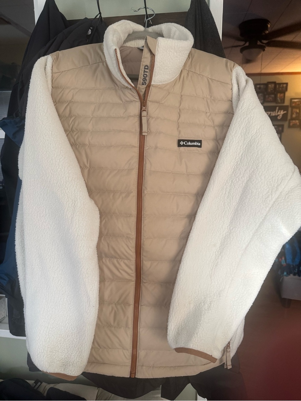 Columbia 590td Beige and Cream Quilted Puffer Jacket XL - Picture 2 of 4